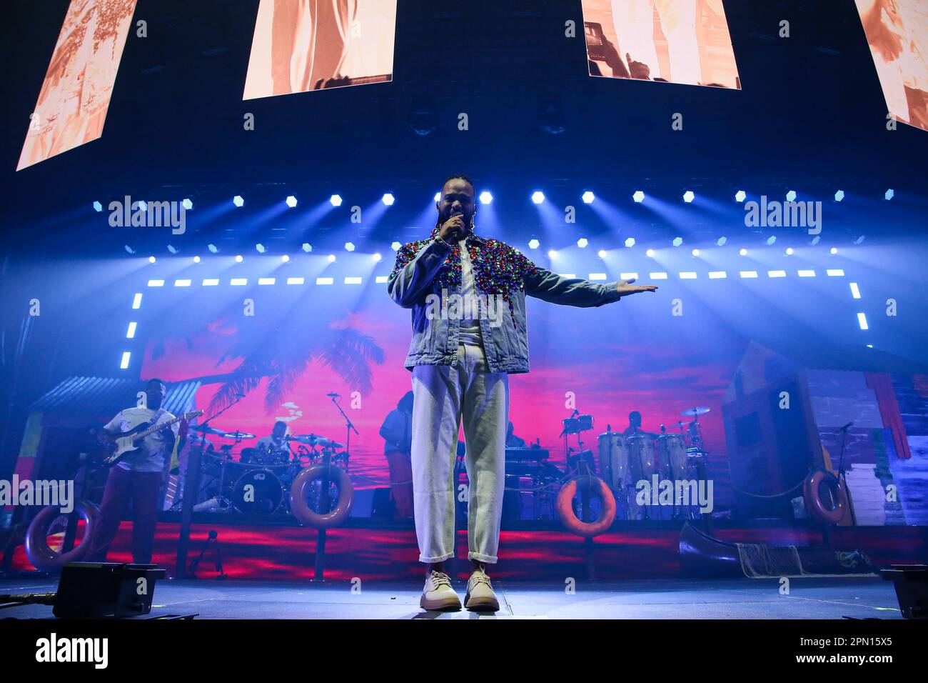 Porto, Portogallo. 15th Apr, 2023. Il duo musicale Calema, Fradique Mendes Ferreira, di São Tomé Príncipe, si esibisce dal vivo al Super Bock Arena. Credit: SOPA Images Limited/Alamy Live News Foto Stock