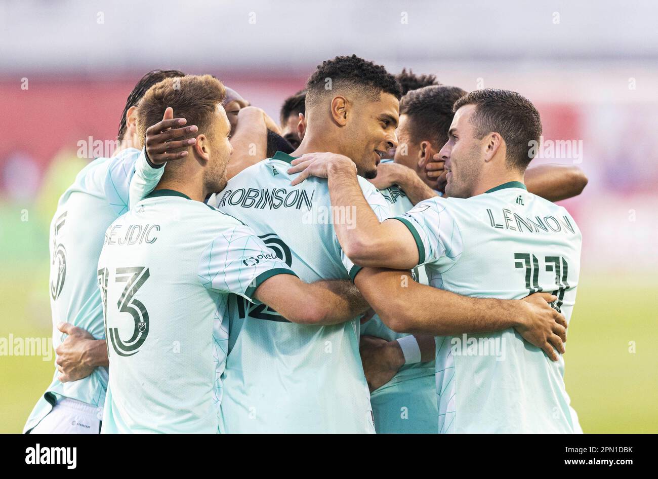 Toronto, Canada. 15th Apr, 2023. I giocatori di Atlanta United celebrano dopo aver segnato durante la 2023 Major League Soccer (MLS) match tra Toronto FC e Atlanta United al BMO Field di Toronto, Canada, il 15 aprile 2023. Credit: Zou Zheng/Xinhua/Alamy Live News Foto Stock