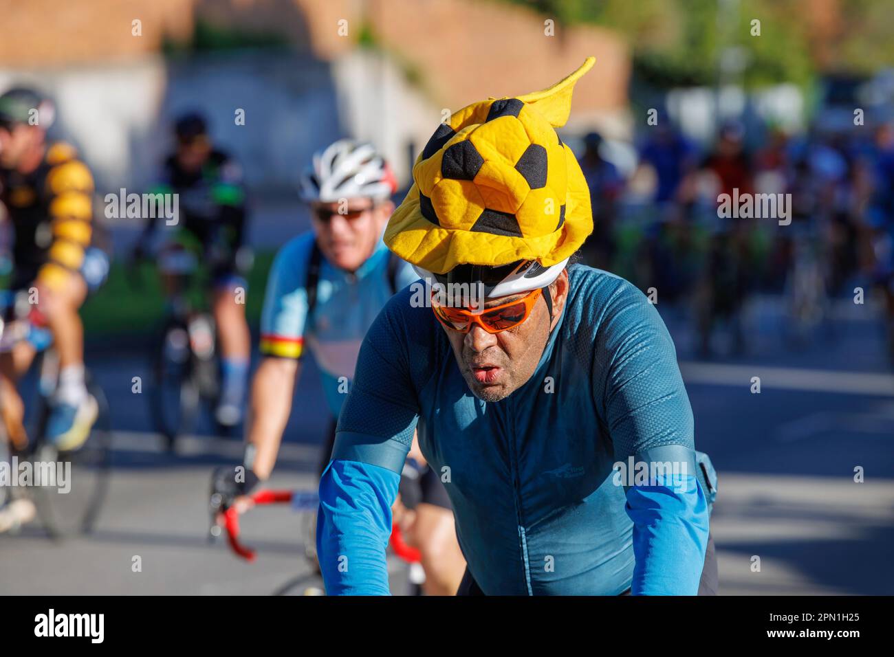 Casco da calcio sportivo per ciclisti, tour in bicicletta di città del Capo del 2023 Foto Stock