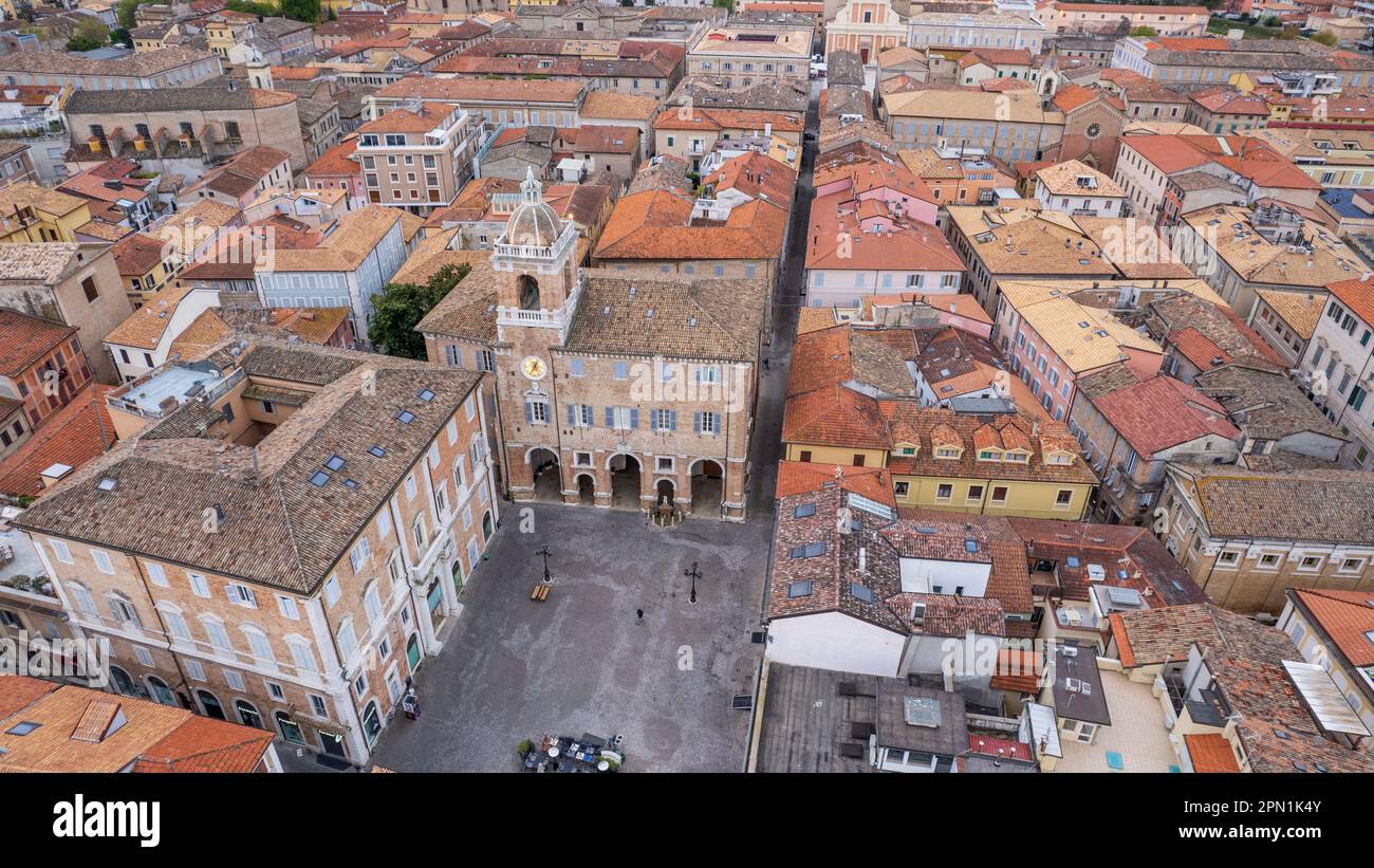 Veduta aerea della città italiana Senigallia Foto Stock