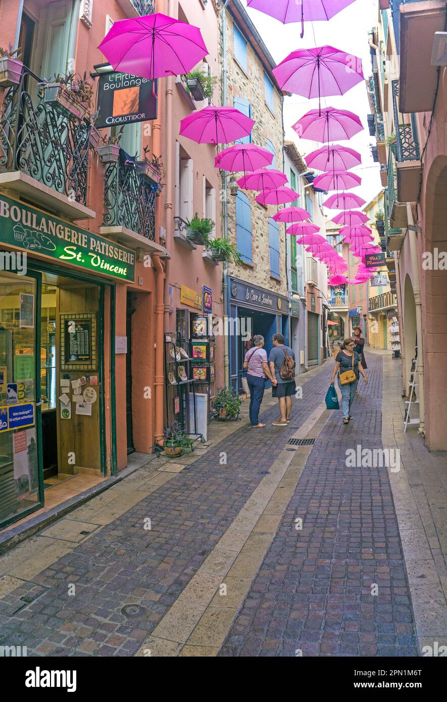 Negozio di ombrelli francese immagini e fotografie stock ad alta  risoluzione - Alamy