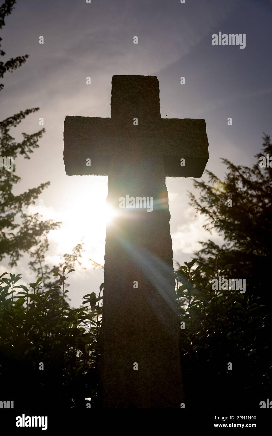 Chiesa di San Nicola il 6th ottobre 2022 a Pluckley, in Inghilterra. Pluckey sostiene di essere il villaggio più infestato in Inghilterra Credit: SMP News Foto Stock