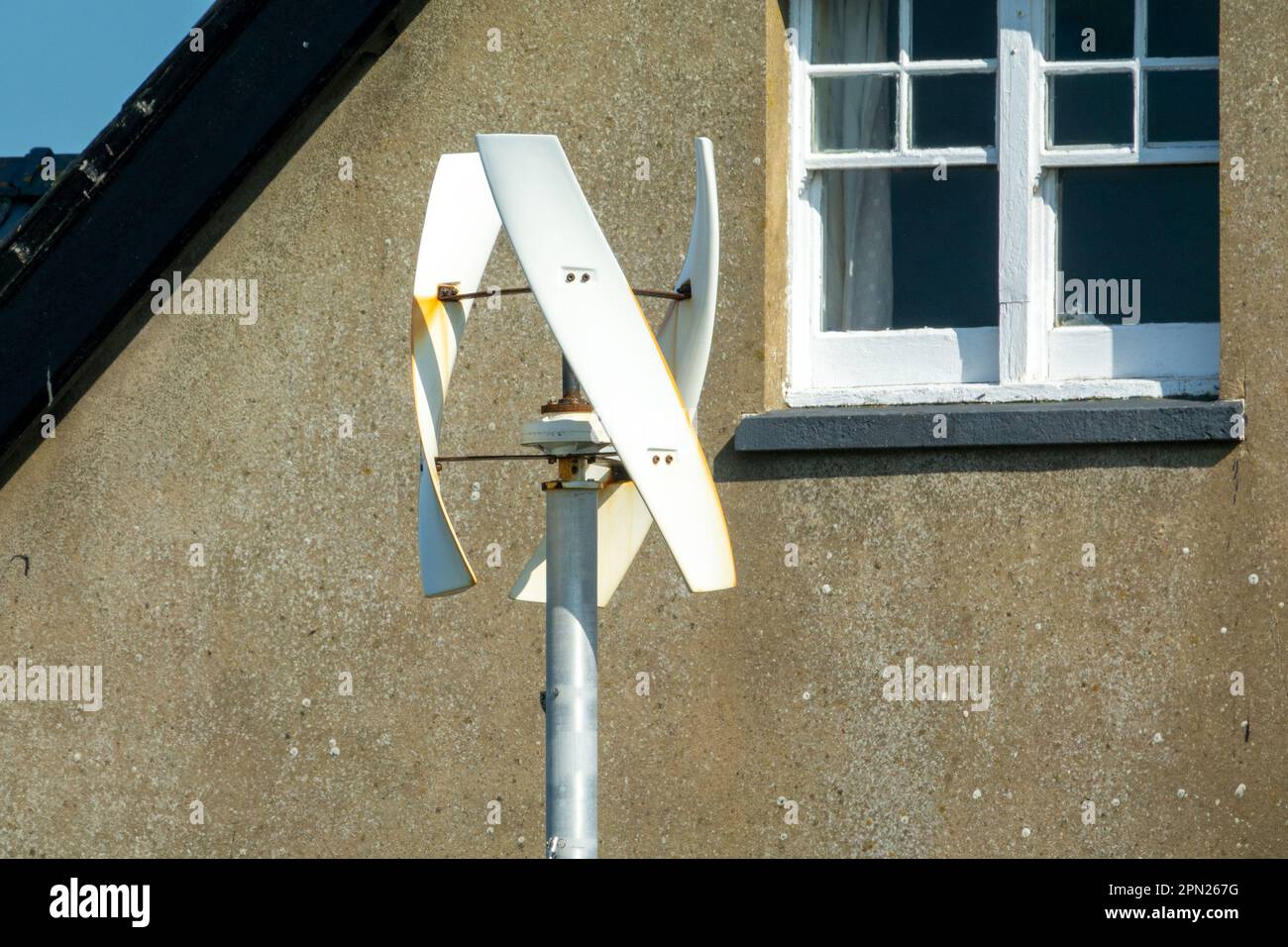Levitazione magnetica verticale, turbina eolica verticale Foto stock - Alamy