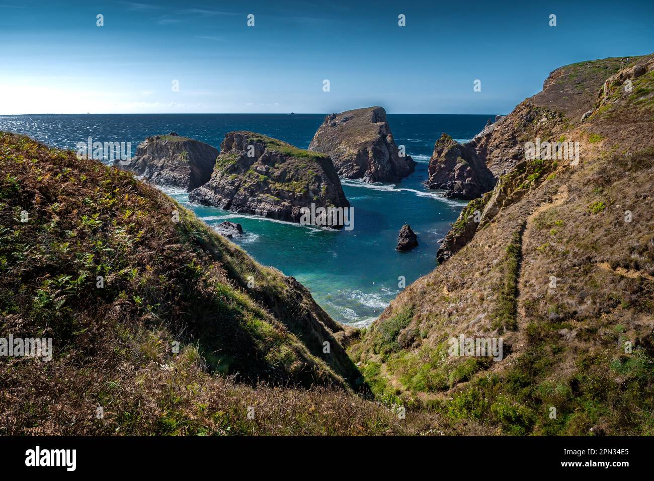 Spettacolari scogliere a Peninsula Pointe Du Van su Cap Sizun sulla costa atlantica Finistere in Bretagna, Francia Foto Stock