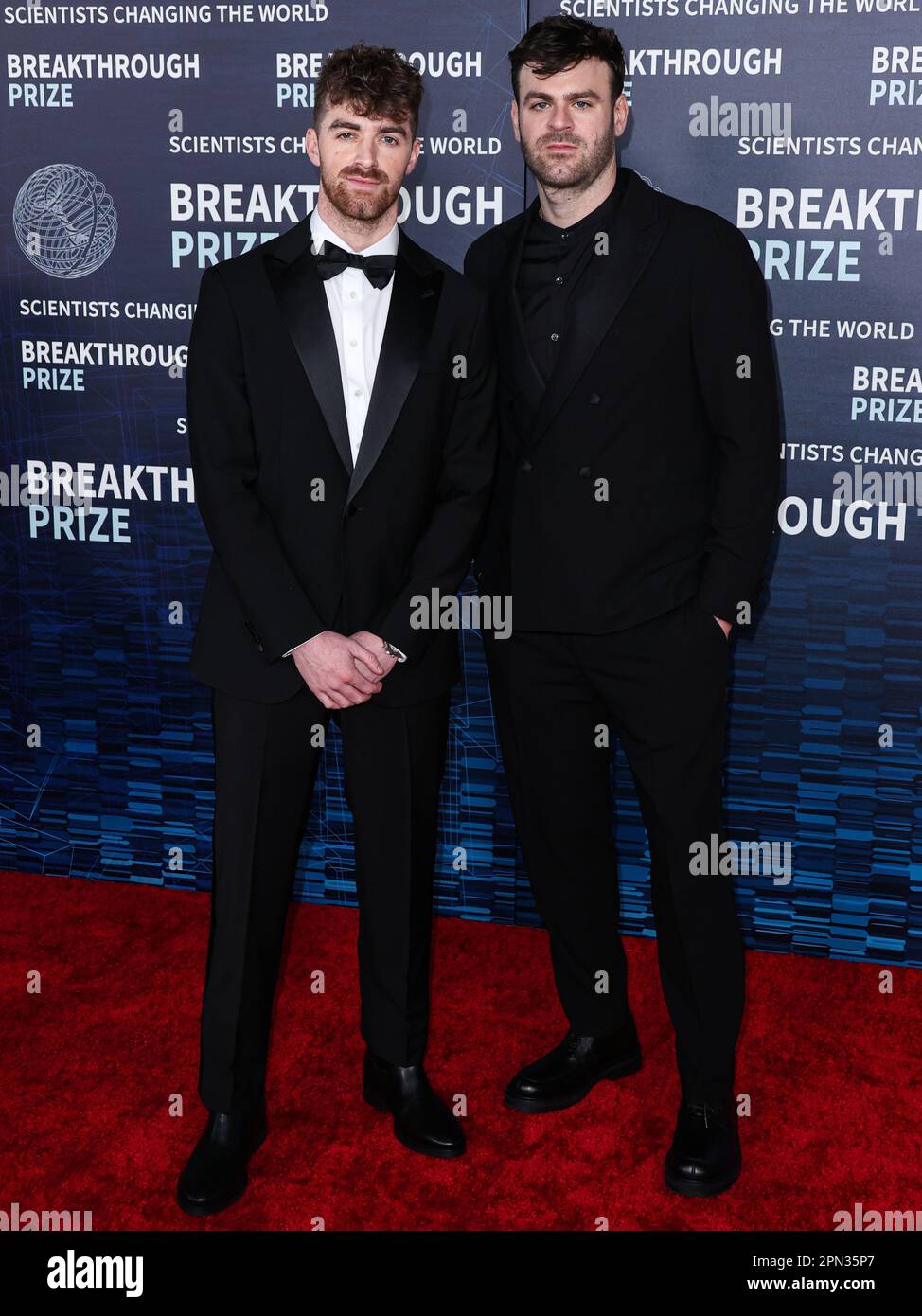 LOS ANGELES, CALIFORNIA, USA - 15 APRILE: Alex Pall e Andrew Taggart dei Chainsmokers arrivano alla 9th° cerimonia annuale di consegna del Premio Breakthrough tenutasi presso l'Academy Museum of Motion Pictures il 15 aprile 2023 a Los Angeles, California, Stati Uniti. (Foto di Xavier Collin/Image Press Agency) Foto Stock