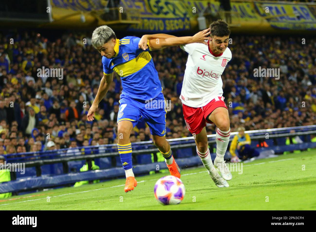 Buenos Aires, 15th Apr 2023, Ezequiel Zeballos durante una partita per il 12nd° round della Liga Profesional de Fútbol Binance Cup Argentina Foto Stock
