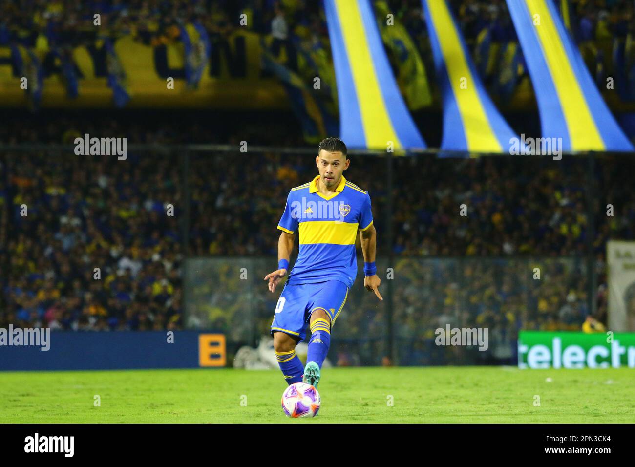 Buenos Aires, 15th Apr 2023, Oscar Romero di Boca Juniors durante una partita per il 12nd° round della Liga Profesional de Fútbol Binance Cup argentina Foto Stock