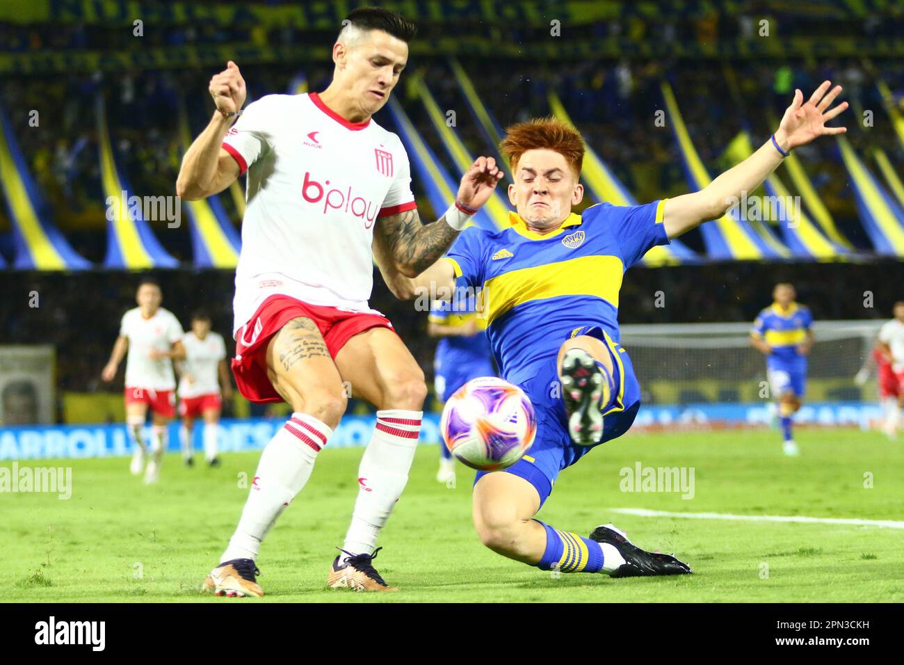 Buenos Aires, 15th Apr 2023, Valentin Barco di Boca Juniors durante una partita per il 12nd° round della Liga Profesional de Fútbol Binance Cup argentina Foto Stock