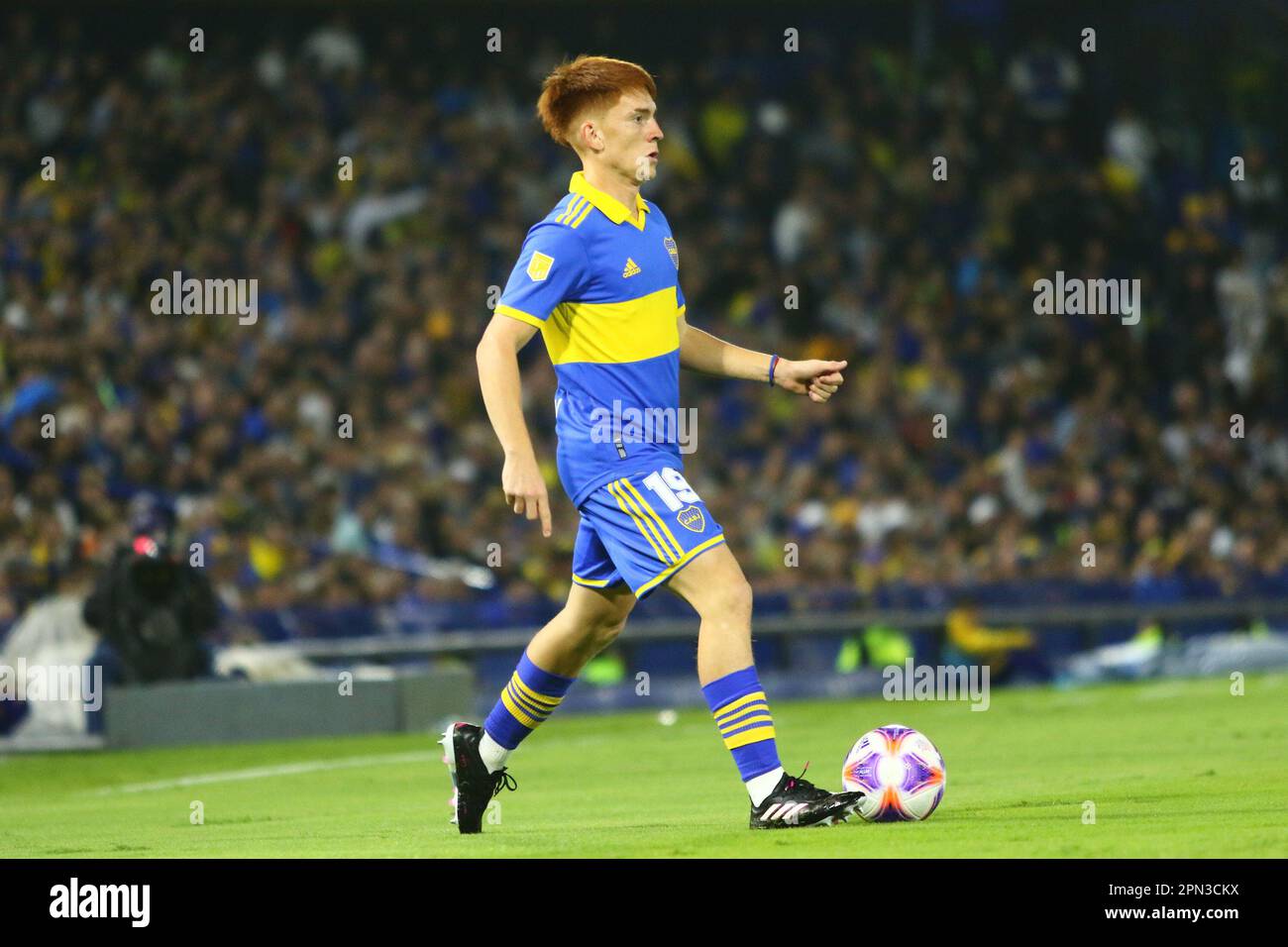 Buenos Aires, 15th Apr 2023, Valentin Barco di Boca Juniors durante una partita per il 12nd° round della Liga Profesional de Fútbol Binance Cup argentina Foto Stock