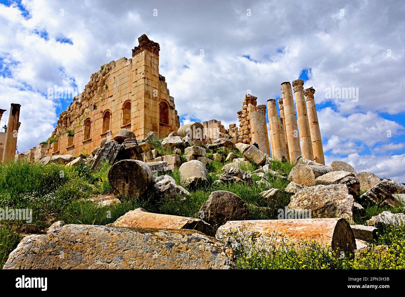 Tempio di Zeus, rovine romane, Jerash, Giordania, città antica, vanta una catena ininterrotta di occupazione umana risalente a 6.500 anni fa, Foto Stock