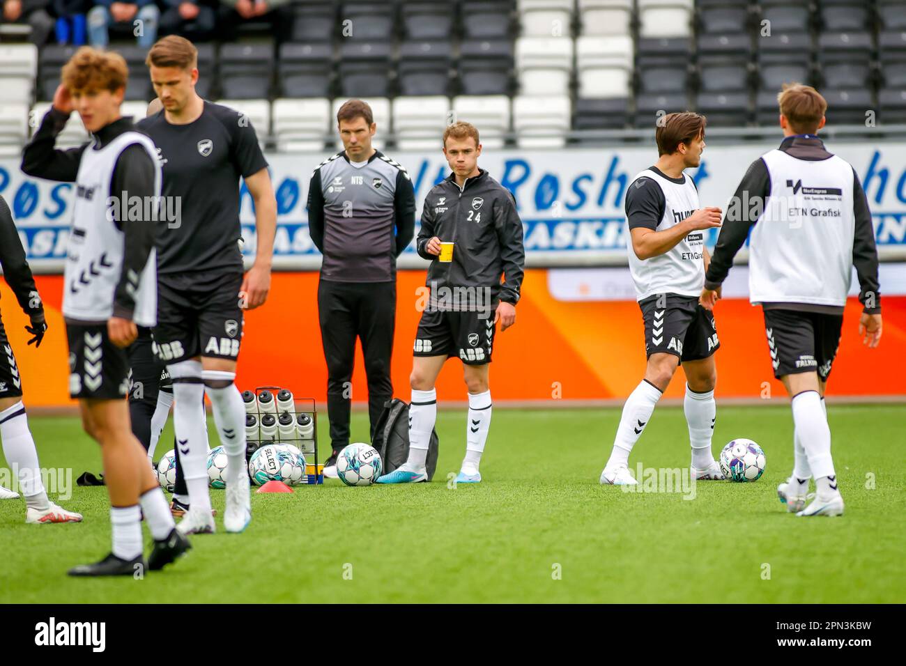 Skien, Norvegia, 16 aprile 2023. Norvegese Eliteserien: ODD/Brann, Skien, Norvegia. Dennis Gjengaaar durante il warm up prima dell'Eliteserien match tra Odd e Brann a Skien. Crediti: Frode Arnesen/Alamy Live News Foto Stock