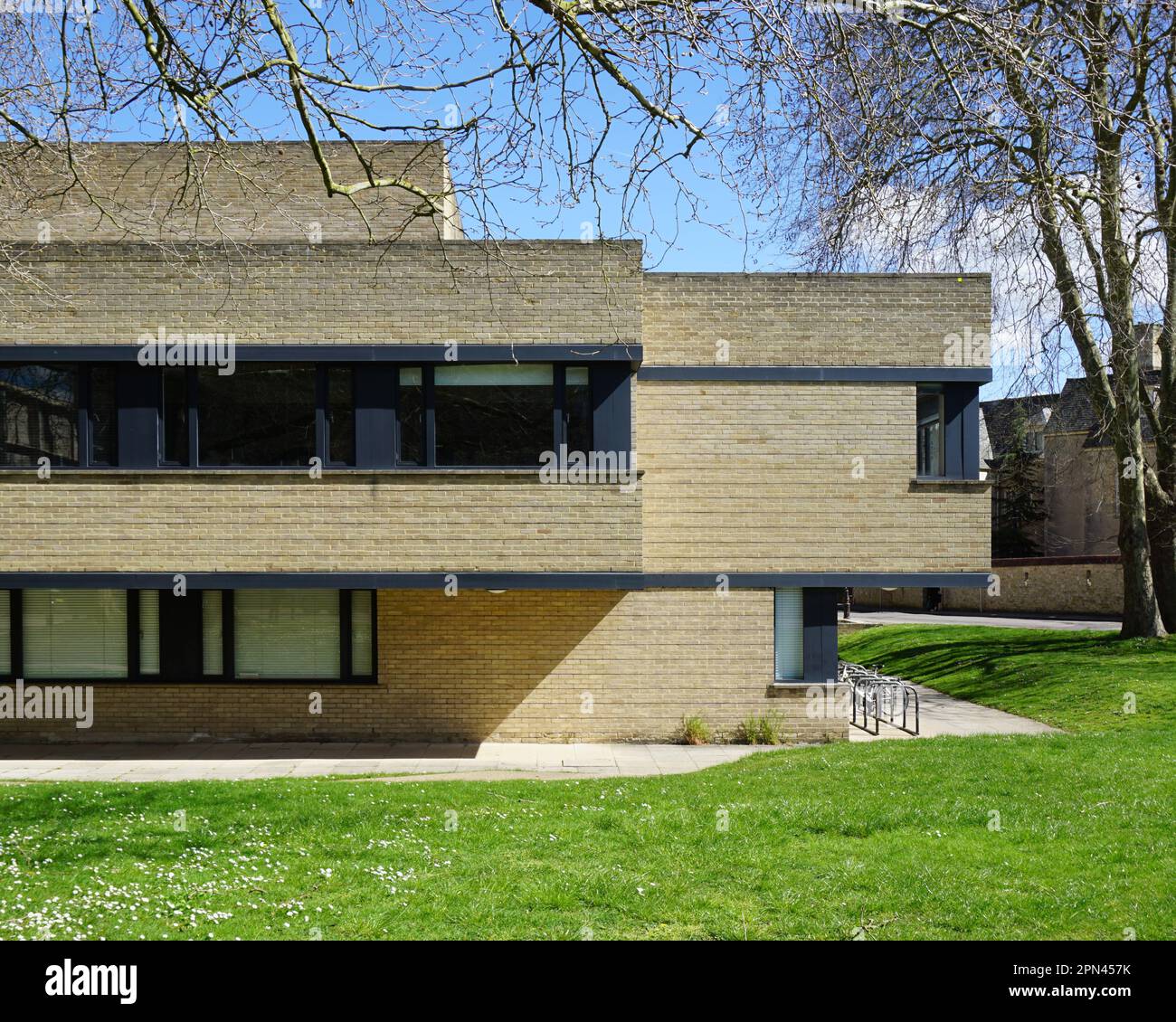 St Cross Building, Oxford. Architetti Sir John Martin, Colin St John Wilson, Patrick Hodgkinson. Costruito 1964. Foto Stock