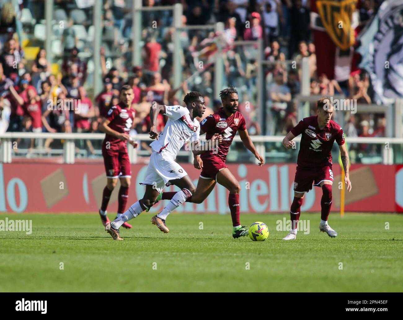 Torino, Italia. 16th Apr, 2023. Serie a italiana, Torino FC e US Salernitata 1919, allo Stadio Olimpico Grande Torino. Credit: Nderim Kaceli/Alamy Live News Foto Stock