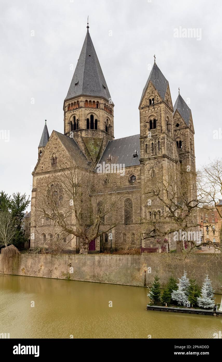 Scenario intorno alla Chiesa Neuf, una chiesa protestante a Metz situato in Francia Foto Stock