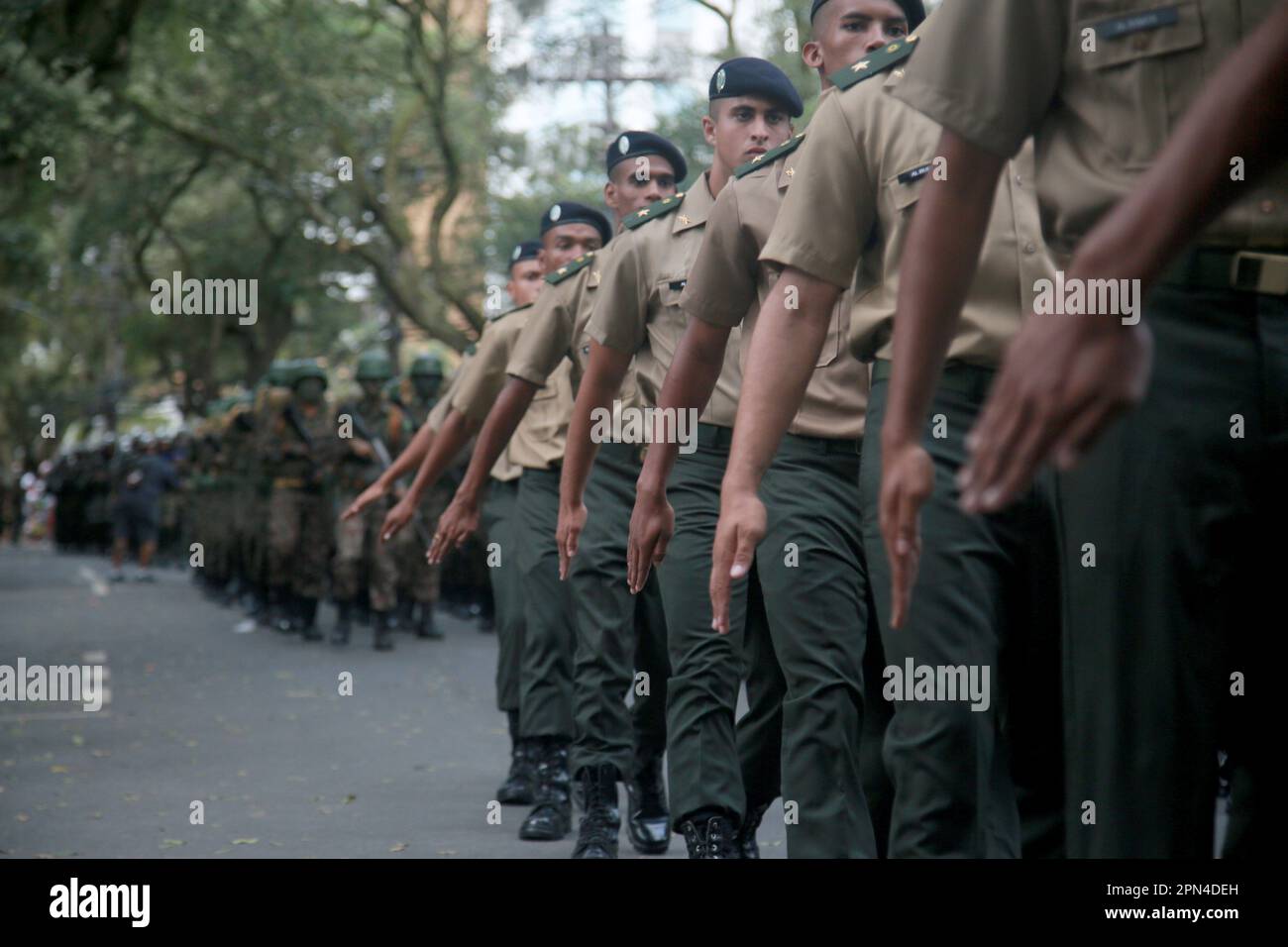 salvador, bahia, brasile - 7 settembre 2022: Il personale militare della Marina brasiliana partecipa alla parata militare commemorativa dell'indipendente Foto Stock