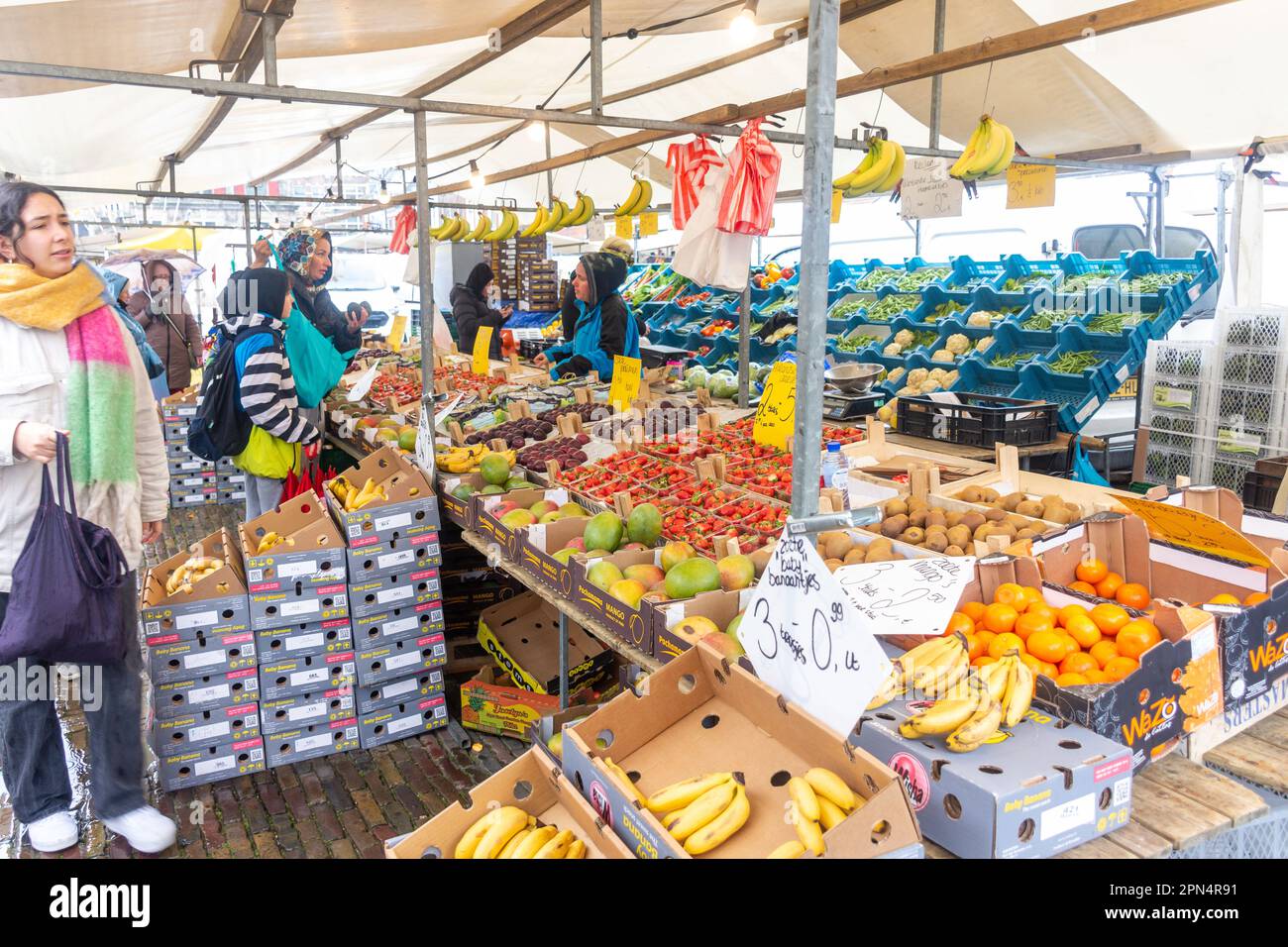 Banco frutta e verdura, Markt, Delft, Provincia dell'Olanda del Sud, Regno dei Paesi Bassi Foto Stock