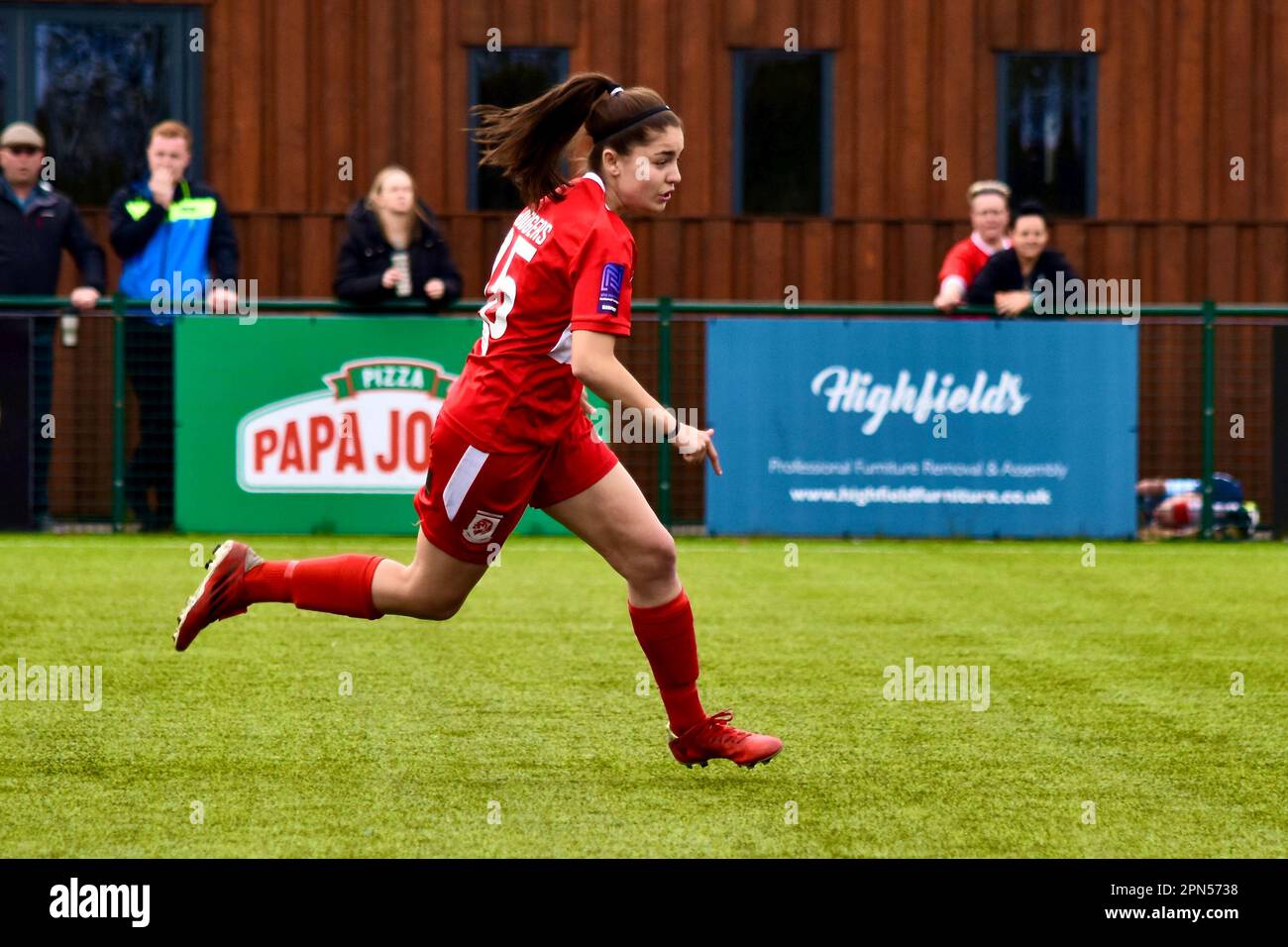 Teesside, Regno Unito. 16 Apr 2023. Gli Amber Rodgers di Middlesbrough, nella foto del Middlesbrough Women FC, hanno giocato al Barnsley Women’s FC nella fa Women’s National League Division One North. I visitatori hanno vinto 0-2 dollari al Map Group UK Stadium di Stockton-on-Tees nonostante la buona performance dal lato domestico. Credit: Teesside Snapper/Alamy Live News Foto Stock