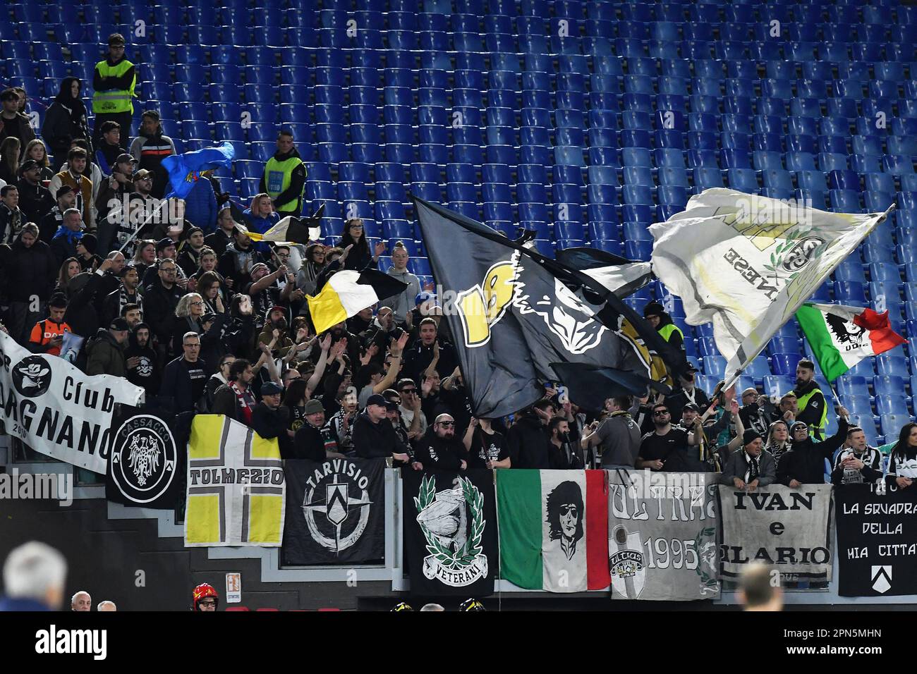 Udinese fans immagini e fotografie stock ad alta risoluzione - Alamy