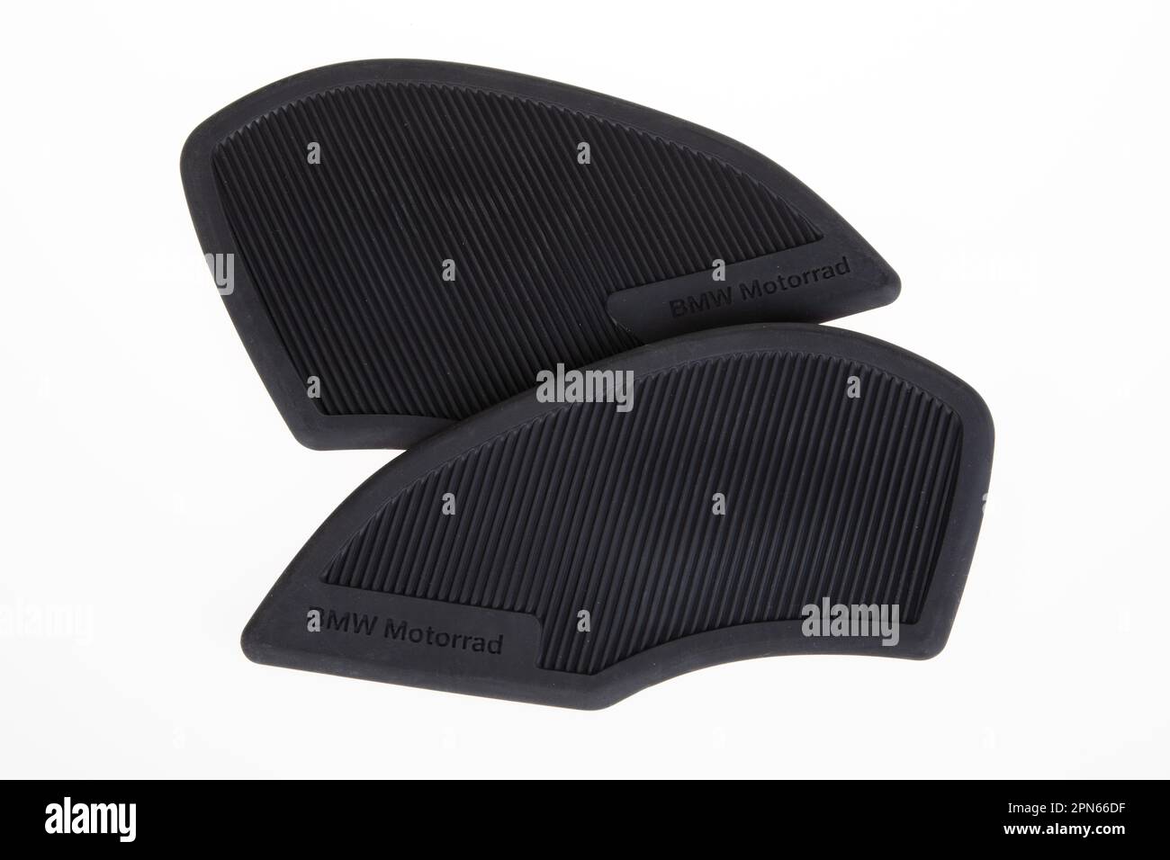 Bordeaux , Aquitaine France - 04 10 2023 : BMW motorrad rivestimento in gomma plastica nove t per motociclo serbatoio benzina con segno di testo tedesco e marchio Foto Stock