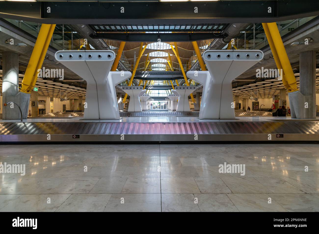 Interno dell'aeroporto di Madrid Foto Stock