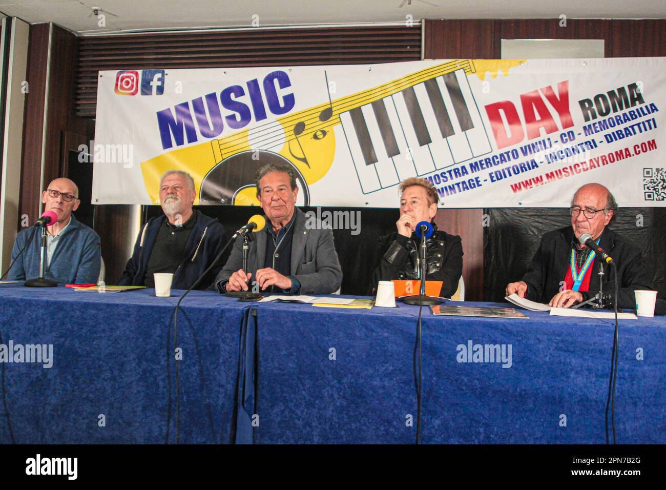 Roma, Italia. 16th Apr, 2023. Seconda giornata della 37th edizione di Musicday - Vinyl Fair all'Hotel Mercury di Roma, il 16 aprile 2023. Ospiti alla fotocellula: Mariapaola Trovajoli, Franco Bixio, Dario Salvatori, Maurizio Abeni, Fabio Frizzi, Massimo Buffa, Claudio Fuiano. (Foto di Daniela Franceschelli/Pacific Press/Sipa USA) Credit: Sipa USA/Alamy Live News Foto Stock