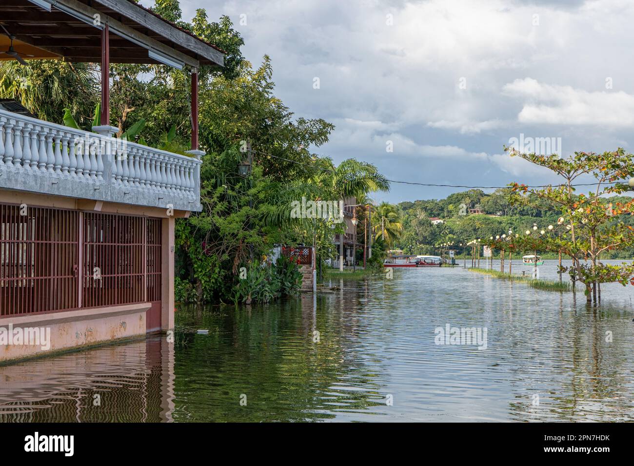 Lago Petén Itzá alluvione isola di Flores Guatemala Foto Stock