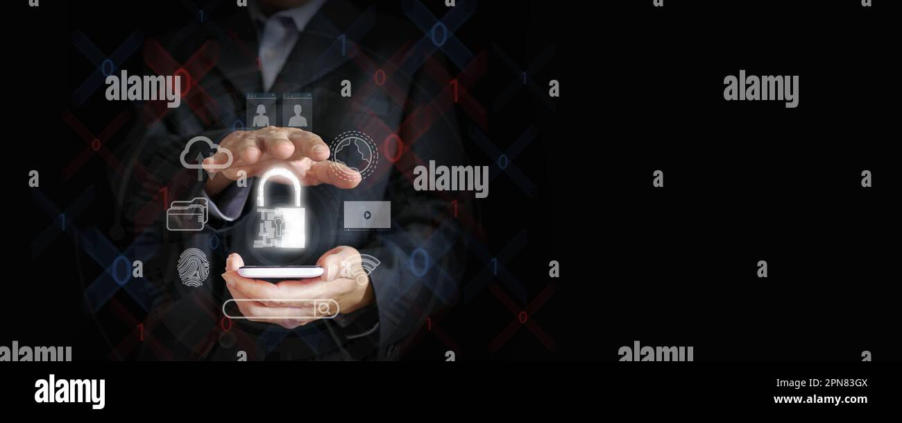 Proteggi il tuo mondo online: La mano di un uomo d'affari può usare uno smartphone con l'icona lucchetto virtuale e le icone Internet Foto Stock