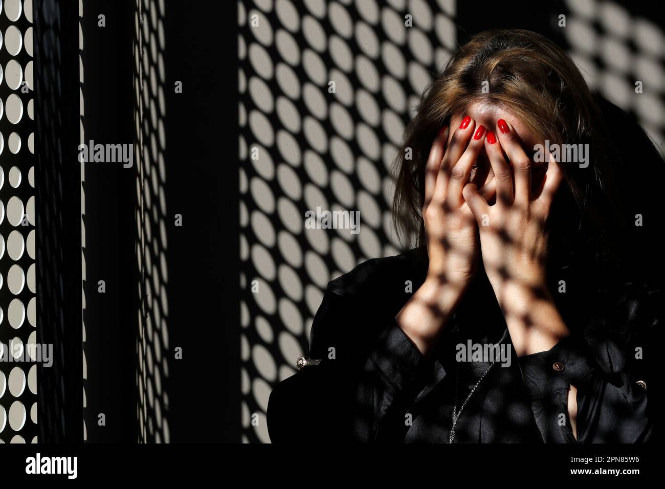 Ritratto di una donna triste, moody o depressa. Foto Stock