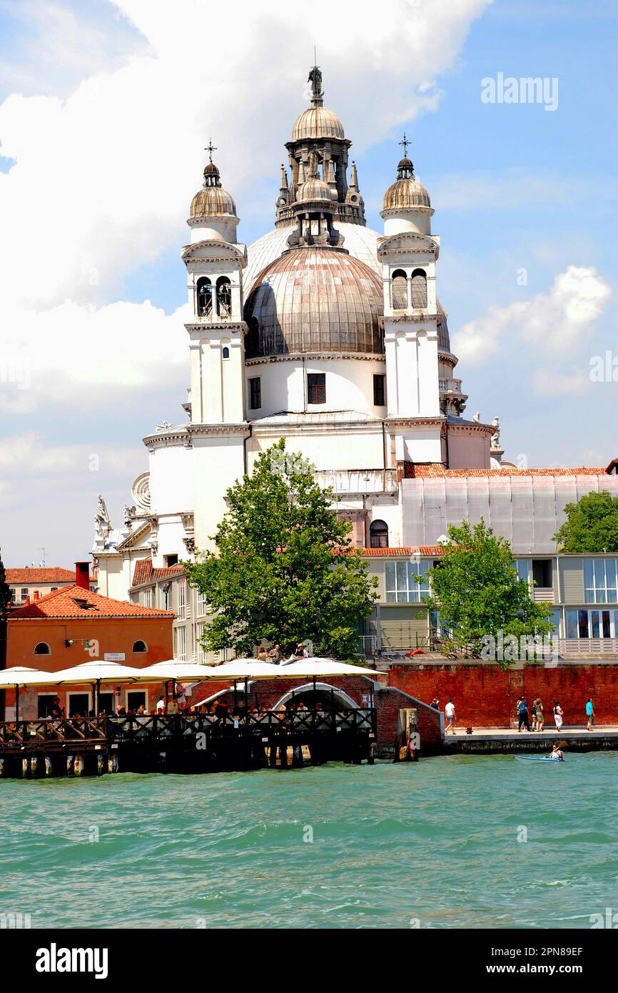 Edifici colorati sul Canal grande, Venezia, città metropolitana di Venezia, regione Veneto, Italia, Europa Foto Stock
