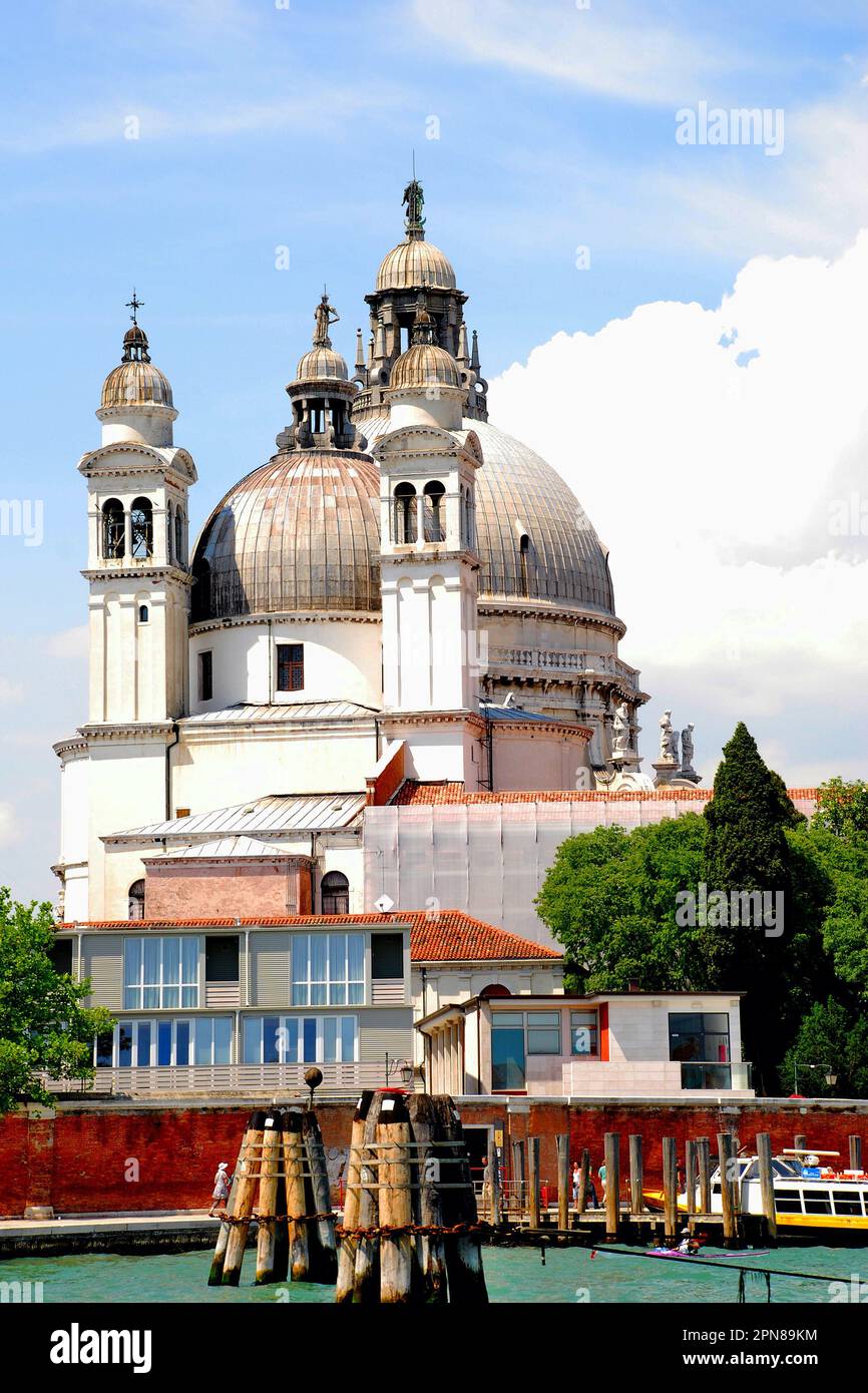 Edifici colorati sul Canal grande, Venezia, città metropolitana di Venezia, regione Veneto, Italia, Europa Foto Stock