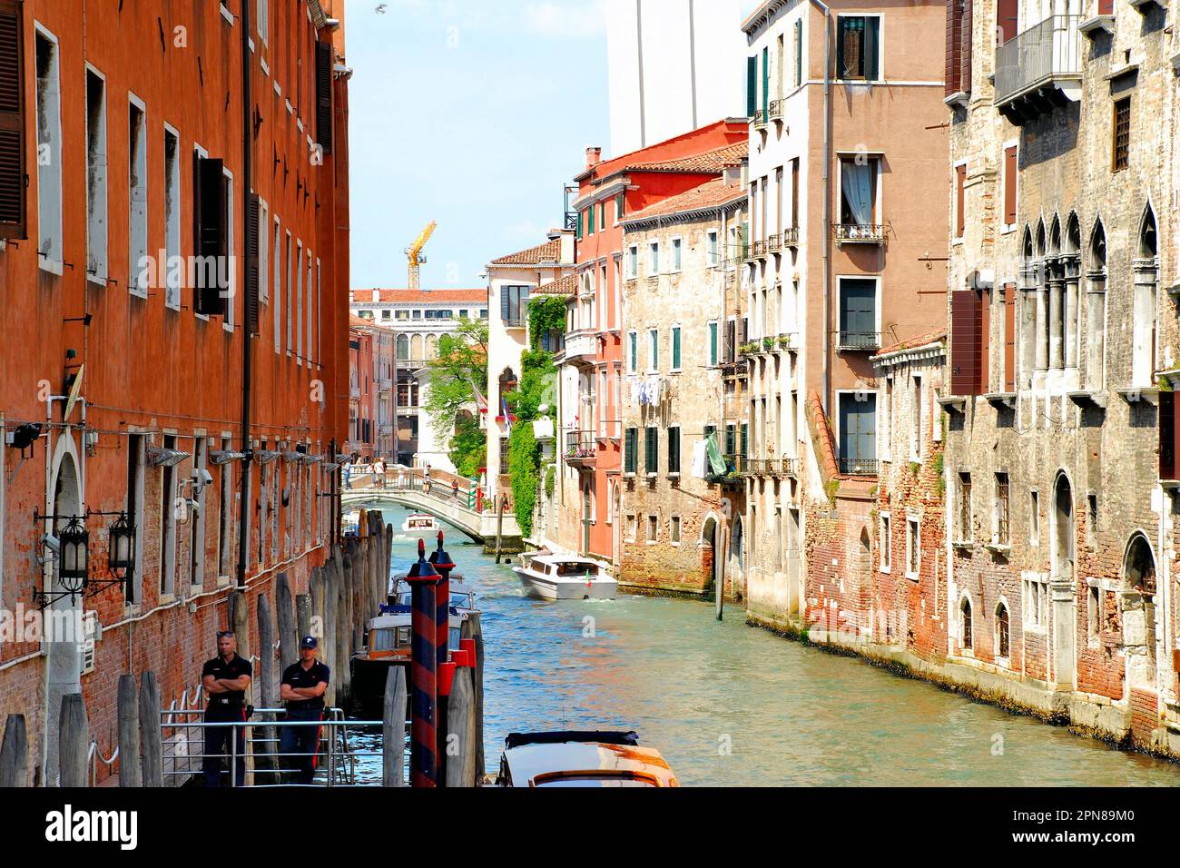 Edifici colorati sul Canal grande, Venezia, città metropolitana di Venezia, regione Veneto, Italia, Europa Foto Stock