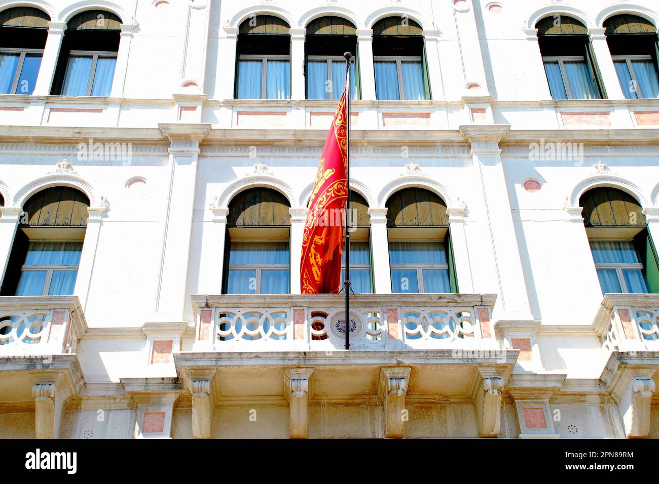 Edifici colorati sul Canal grande, Venezia, città metropolitana di Venezia, regione Veneto, Italia, Europa Foto Stock
