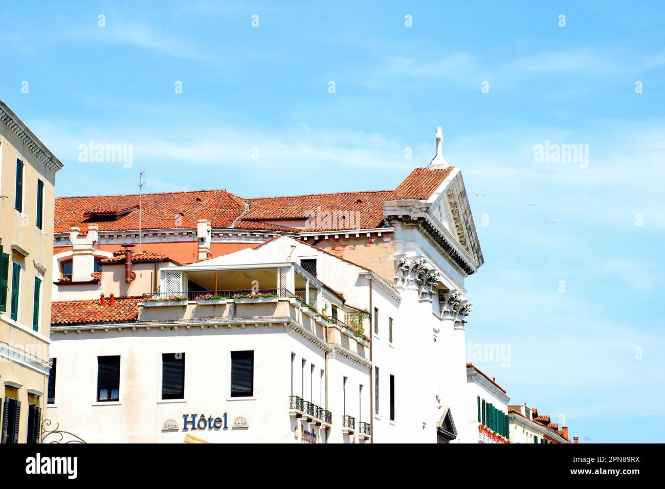 Edifici colorati sul Canal grande, Venezia, città metropolitana di Venezia, regione Veneto, Italia, Europa Foto Stock