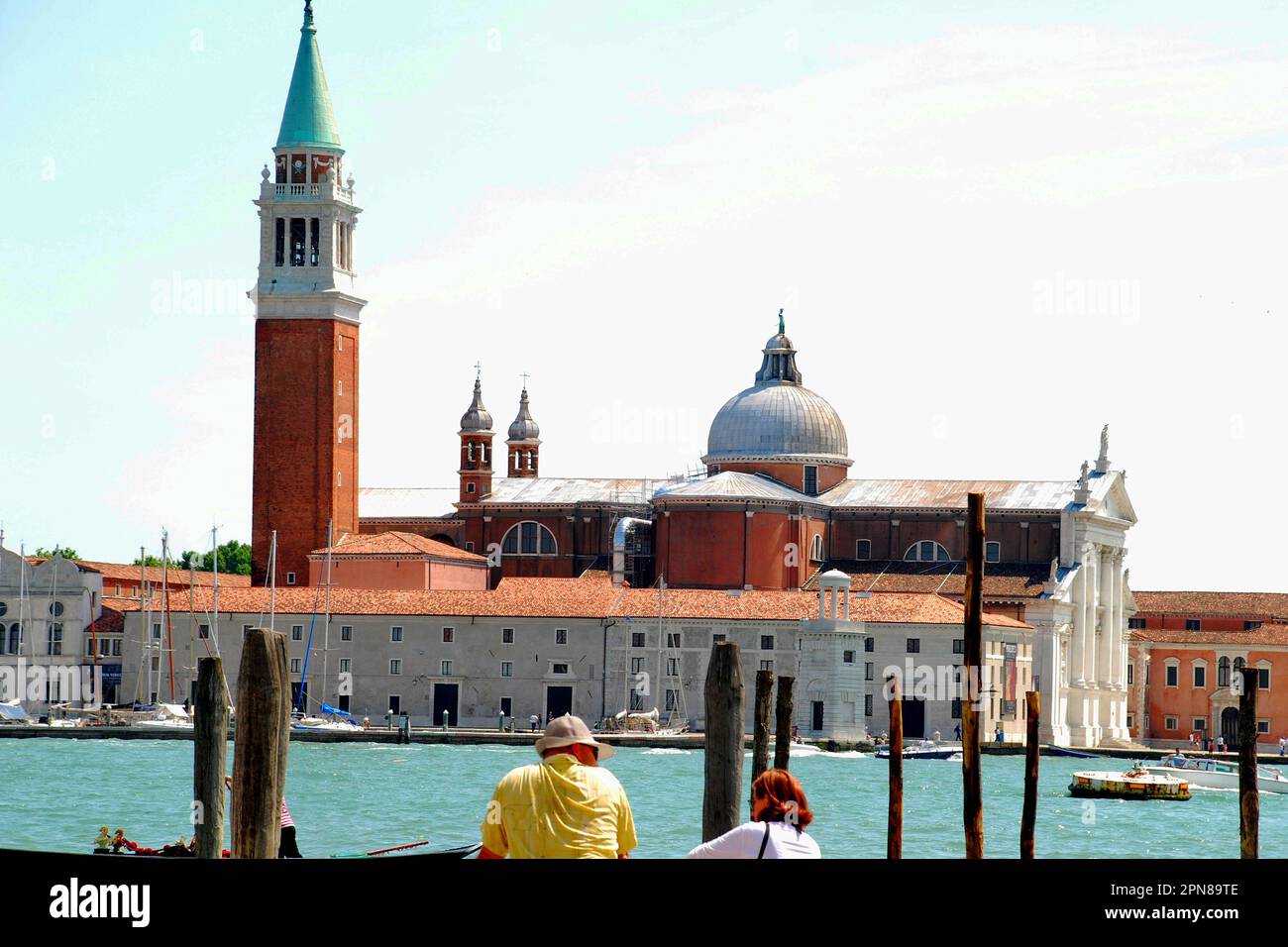 Edifici colorati sul Canal grande, Venezia, città metropolitana di Venezia, regione Veneto, Italia, Europa Foto Stock