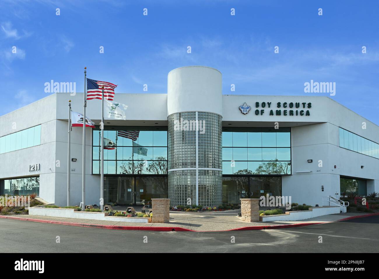 SANTA ANA, CALIFORNIA - 16 aprile 2023: The Boy Scouts of America Building su Dyer Road. Foto Stock