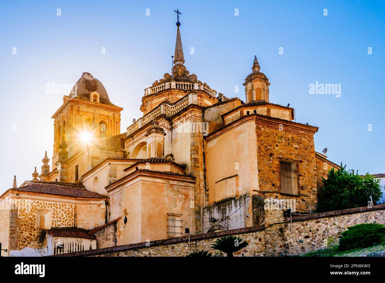 Chiesa di Santa María de la Encarnación, vista dall'abside. Jerez de los Caballeros, Badajoz, Estremadura, Spagna, Europa Foto Stock