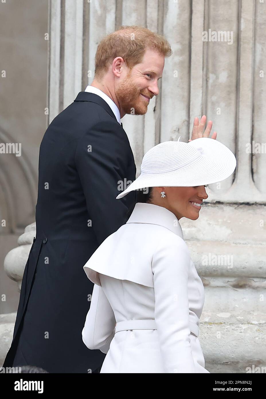 Londra, Regno Unito 3rd giugno 2022 : Meghan, Duchessa di Sussex e il Principe Harry, Duca di Sussex lasciano un servizio di ringraziamento per la regina Elisabetta II di sua altezza per celebrare il suo Giubileo di platino nella Cattedrale di St Paul a Londra. Credit: James Boardman/Alamy Live News Foto Stock