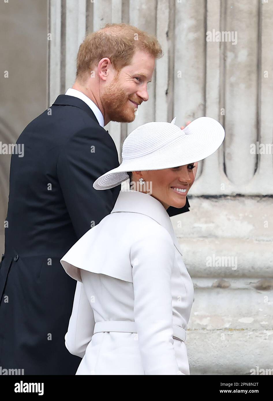 Londra, Regno Unito 3rd giugno 2022 : Meghan, Duchessa di Sussex e il Principe Harry, Duca di Sussex lasciano un servizio di ringraziamento per la regina Elisabetta II di sua altezza per celebrare il suo Giubileo di platino nella Cattedrale di St Paul a Londra. Credit: James Boardman/Alamy Live News Foto Stock