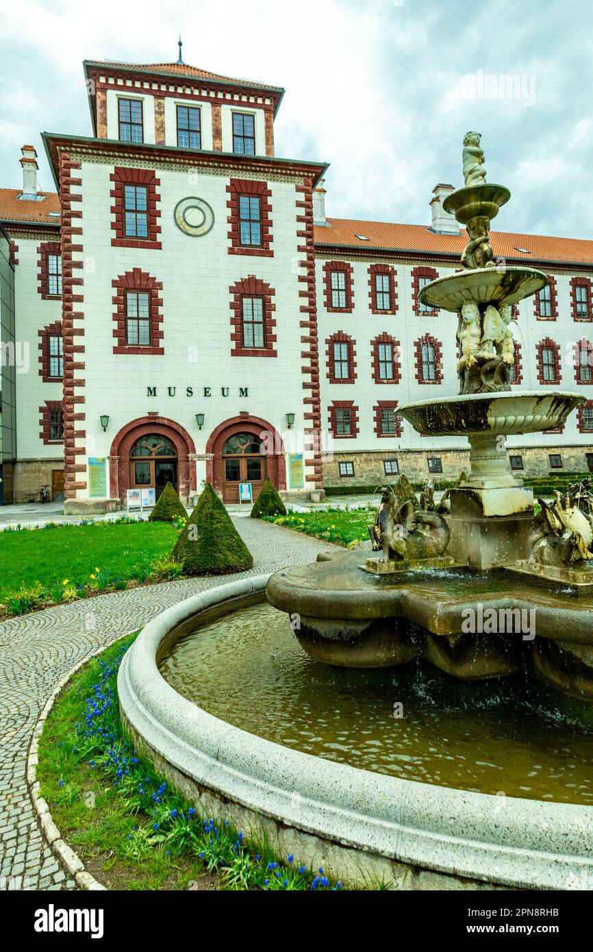 Escursione primaverile attraverso la meravigliosa città teatrale di Meiningen - Turingia - Germania Foto Stock