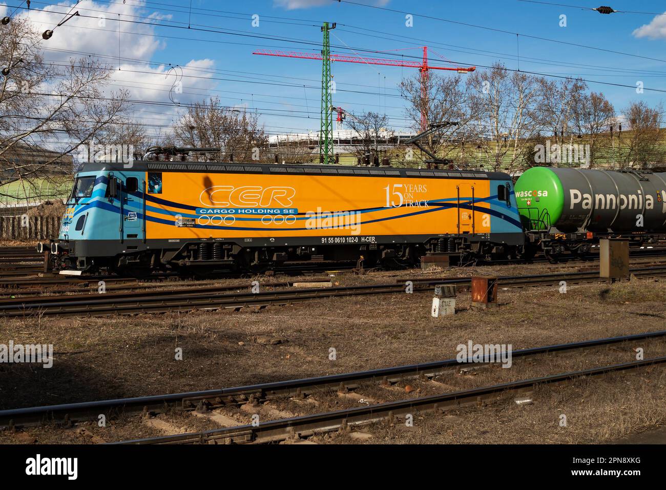 Budapest, Ungheria - 13 marzo 2021: CER Cargo Holding. Trasporto ferroviario internazionale. Carro merci alla stazione ferroviaria. Trasporto globale e. Foto Stock