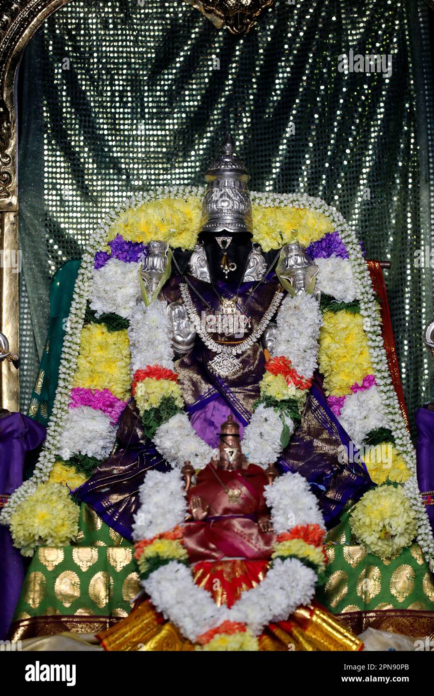 Sri Srinivasa tempio indù perumale. Lakshmi indù dea della prosperità, fortuna, ricchezza, potere, Amore, Abbondanza, bellezza e Maya. Singapore. Foto Stock