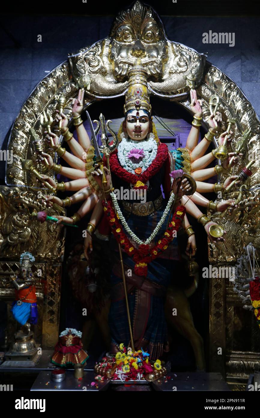 Sri Veeramakaliamman tempio indù. Dea Indù Durga: La forma femminile come l'essere Supremo. Singapore. Foto Stock