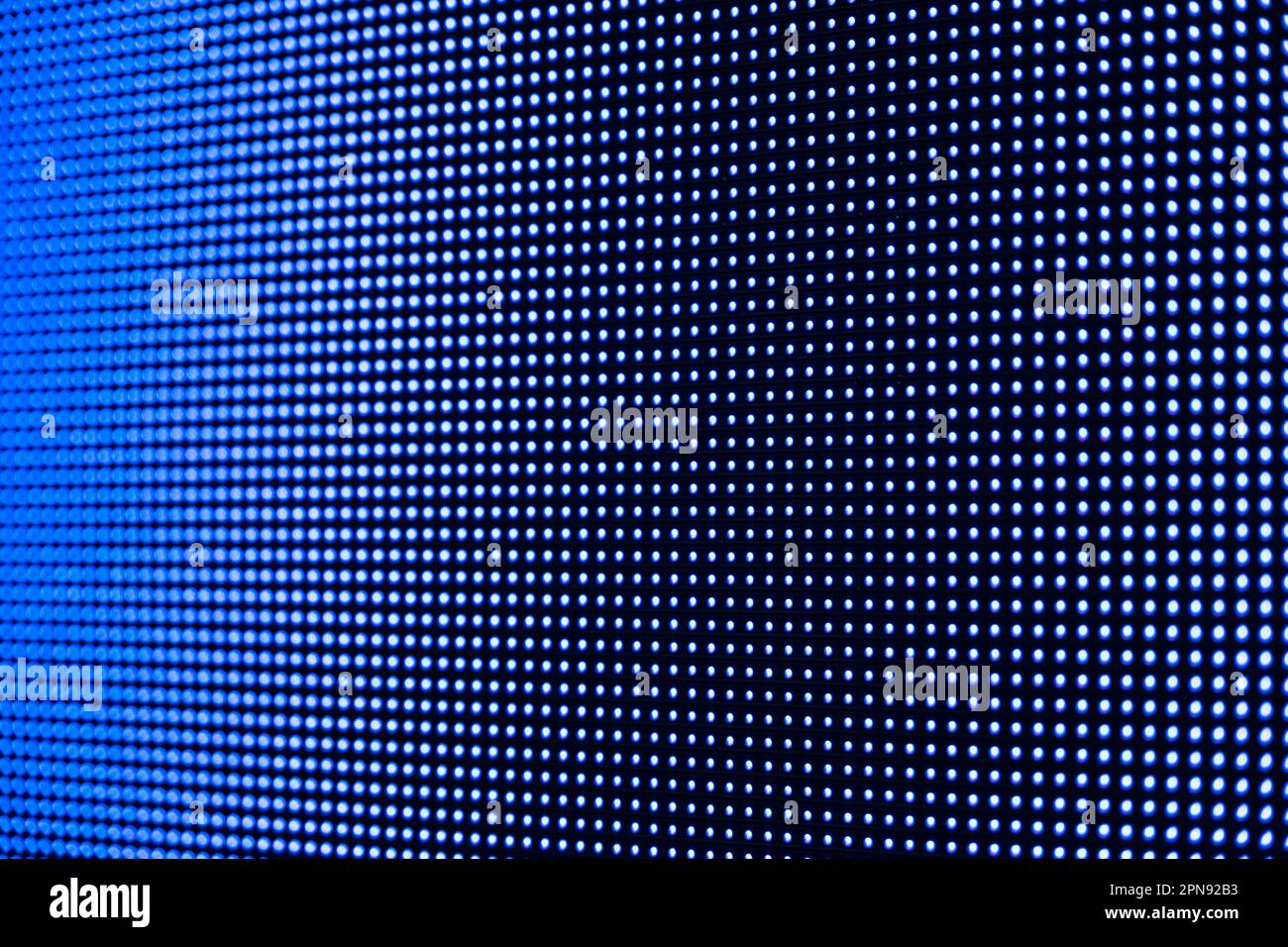 Uno schermo a LED RGB è un tipo di display che utilizza diodi a emissione luminosa rossi, verdi e blu per creare uno spettro completo di colori. Foto Stock