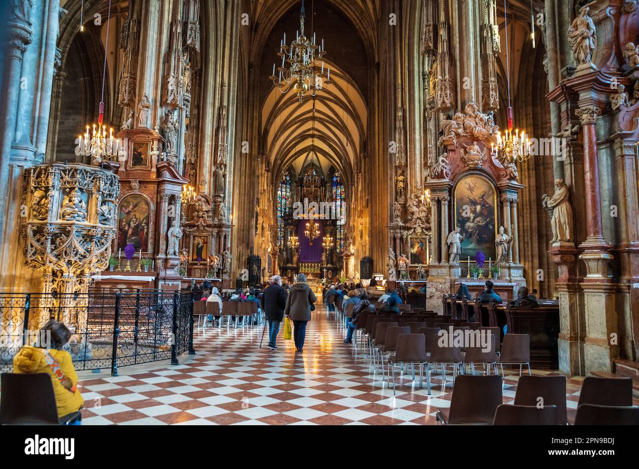 Interno della cattedrale di Stefano o Stephansdom Vienna Austria Foto Stock