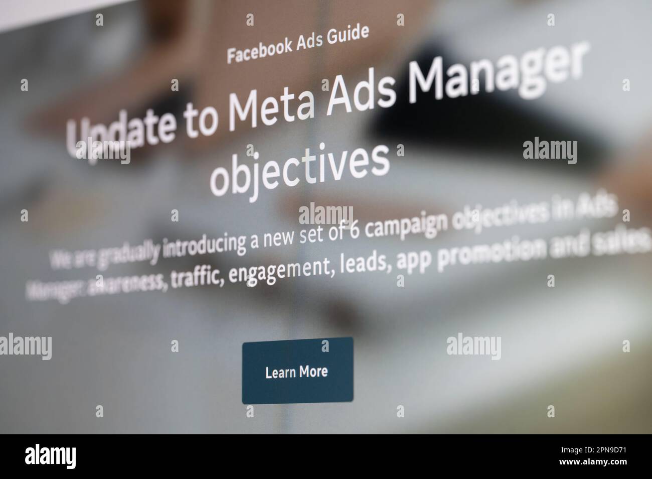 New york, USA - 14 aprile 2023: Scelta del prodotto per il business in whatsapp sullo schermo del computer vista ravvicinata Foto Stock