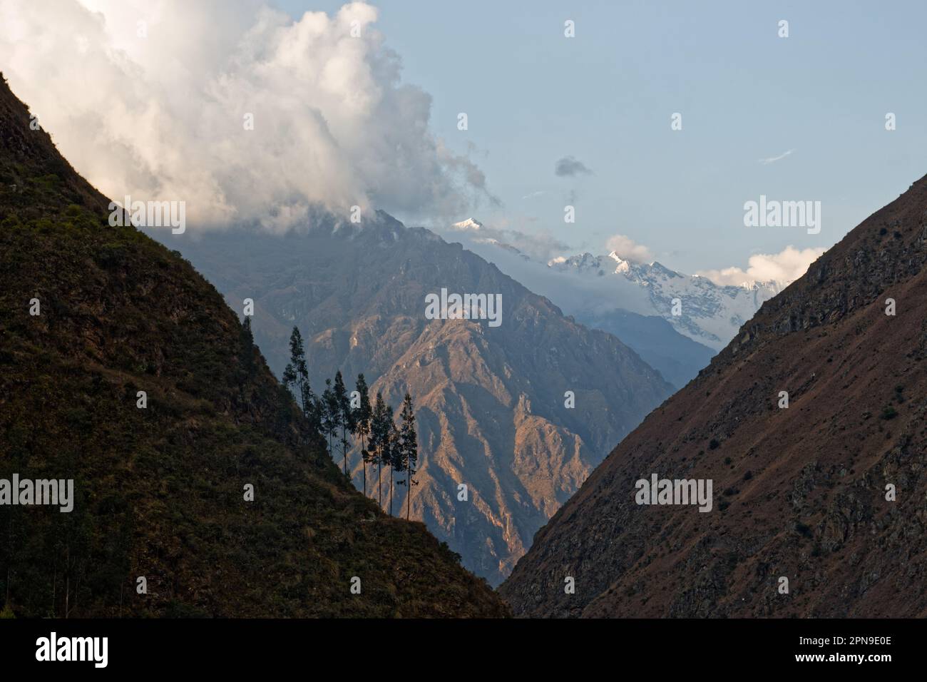 Vette delle Ande peruviane, come si vede da Huayllabamba Foto Stock