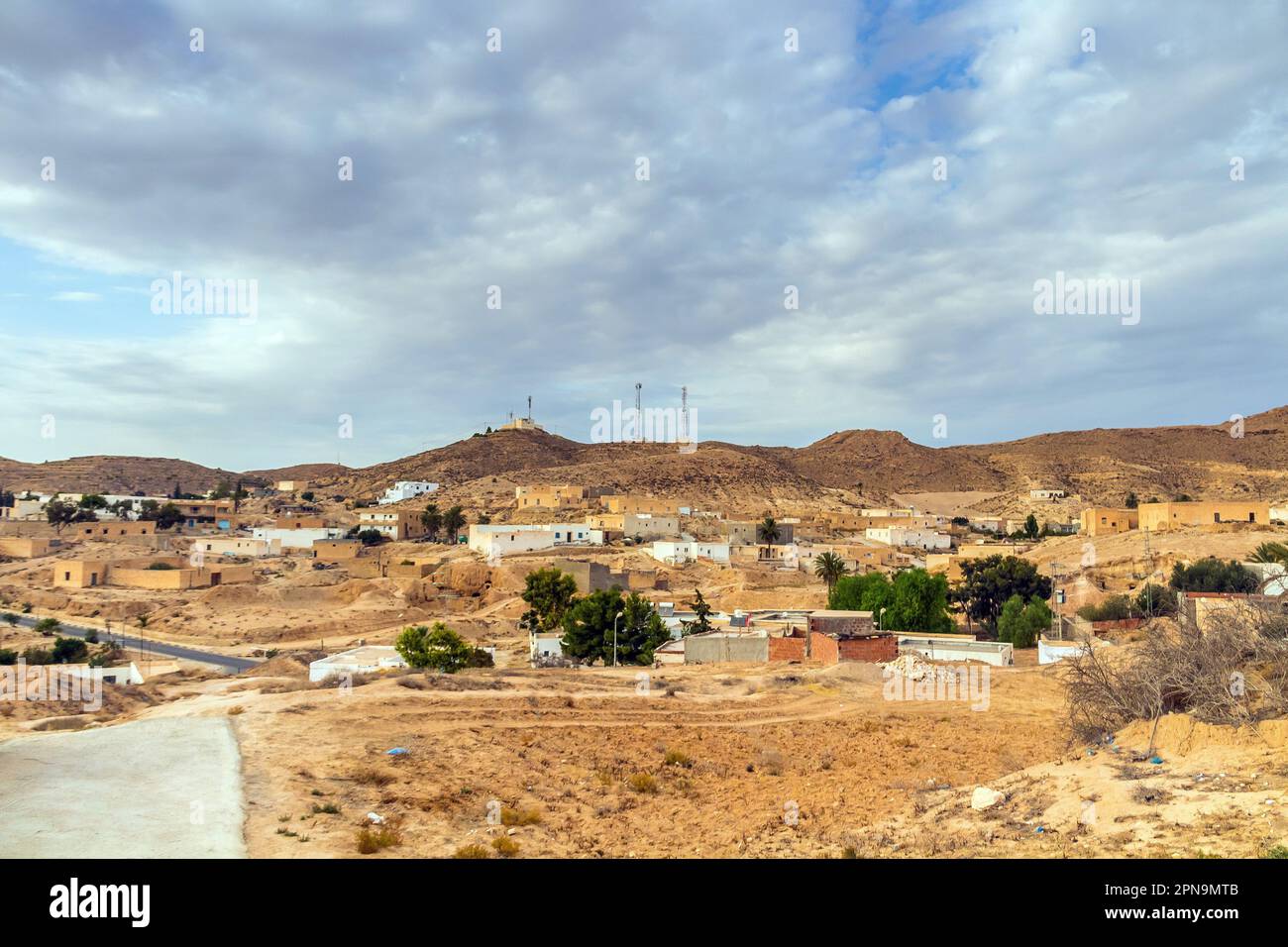 Matmata, una città berbera con abitazioni sotterranee uniche in Tunisia Foto Stock