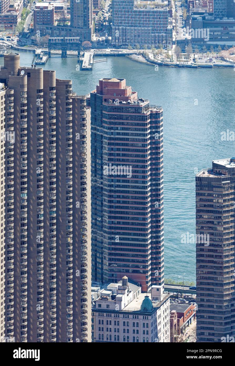 Horizon Condominium (centro) nella sezione Murray Hill di Manhattan, è una torre residenziale che si affaccia sul fiume East. Foto Stock