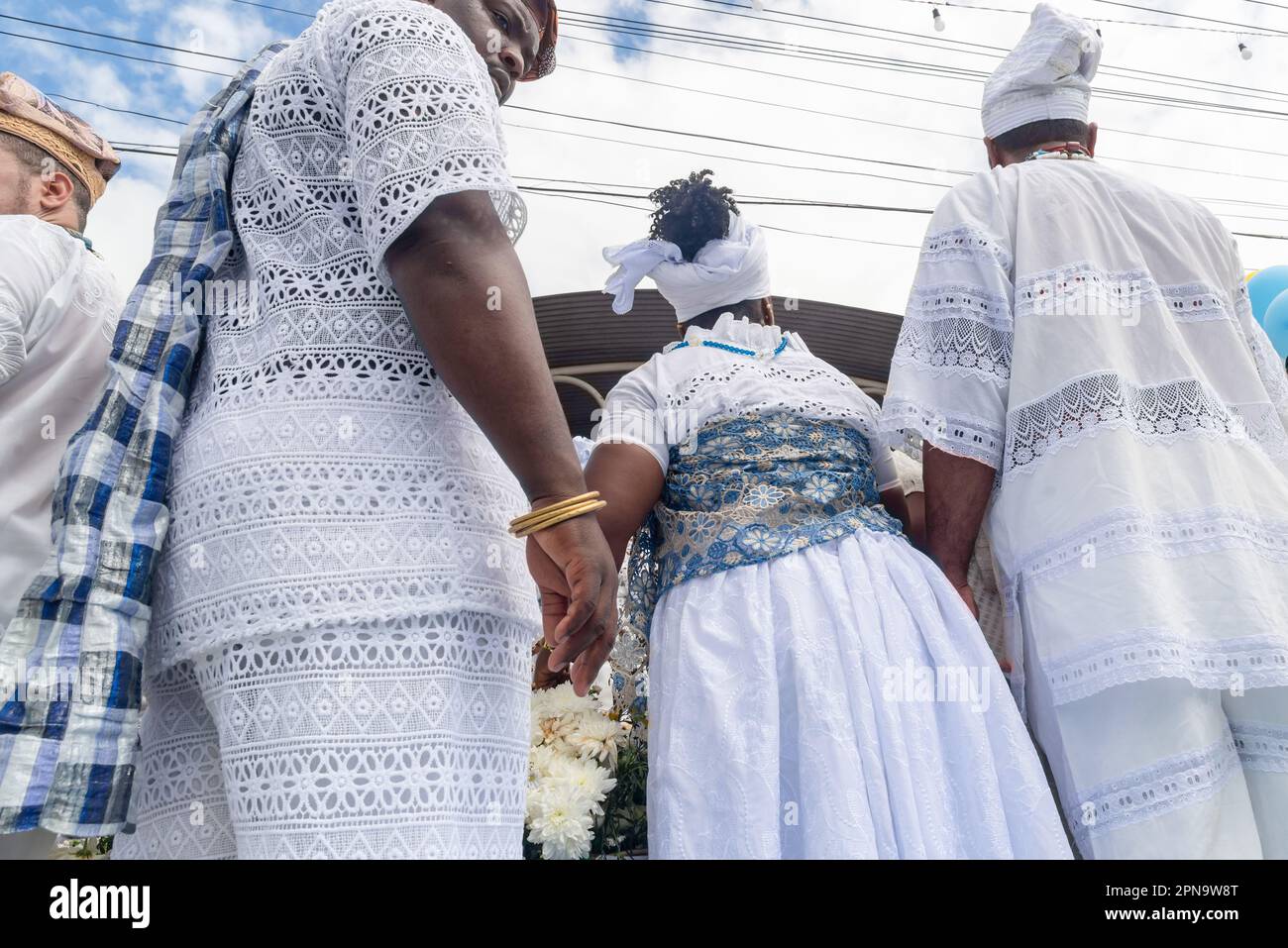 Santo Amaro, Bahia, Brasile - 15 maggio 2022: Centinaia di fan di Candomble sono visti durante le celebrazioni religiose di Bembe do Mercado nella città di SA Foto Stock
