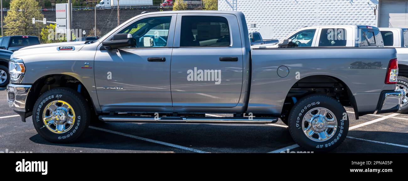 Un nuovo camioncino RAM in vendita presso una concessionaria a Monroeville, Pennsylvania, USA Foto Stock Un nuovo camioncino RAM in vendita presso una concessionaria a Monroeville, Pennsylvania, USA Foto Stock